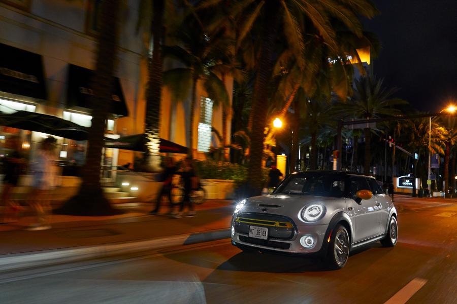  Mini Cooper SE (F56) 2020 года  (NA) (фото 24 из 342)